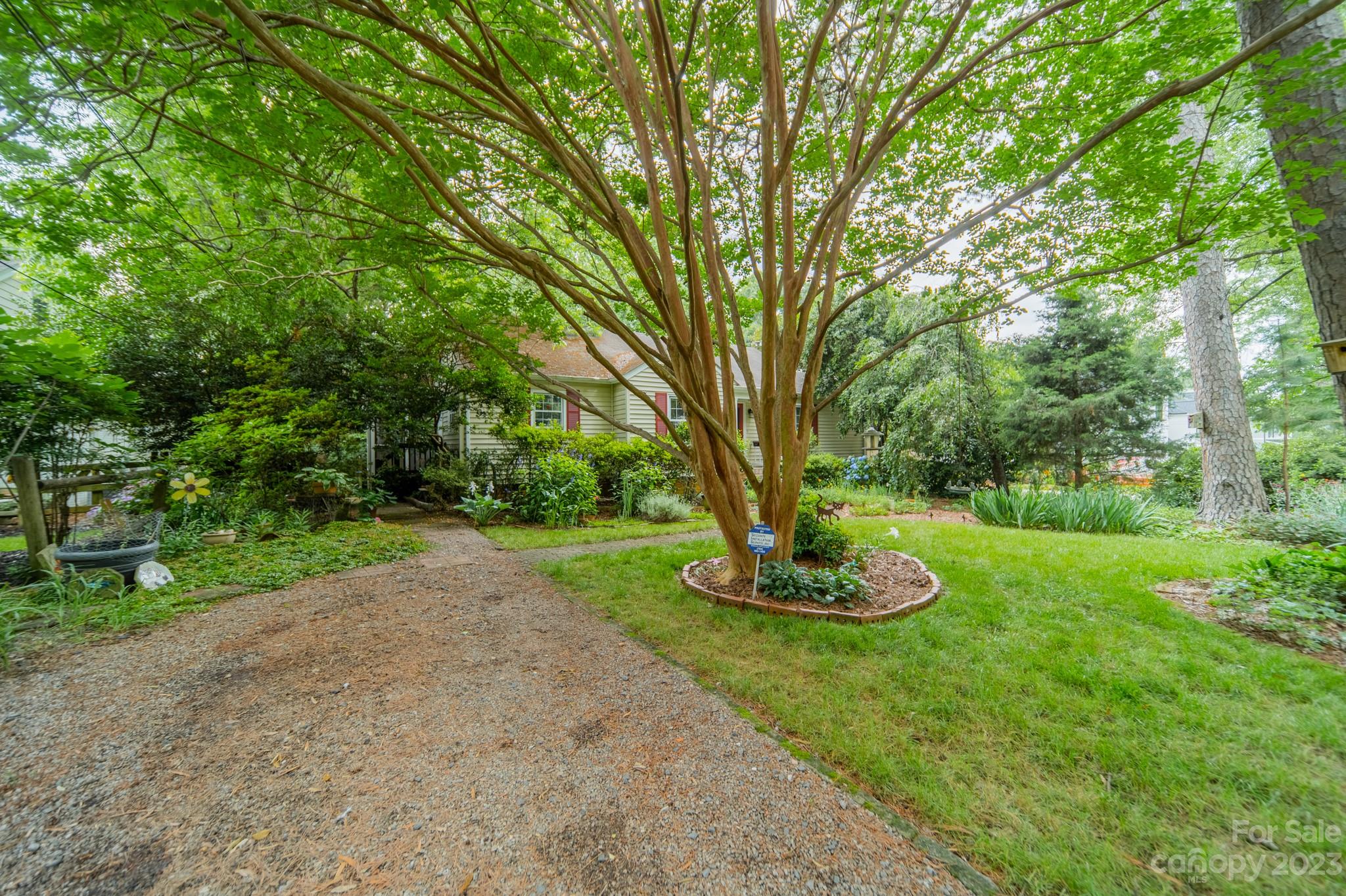 1220 Yale Place Charlotte NC 28209