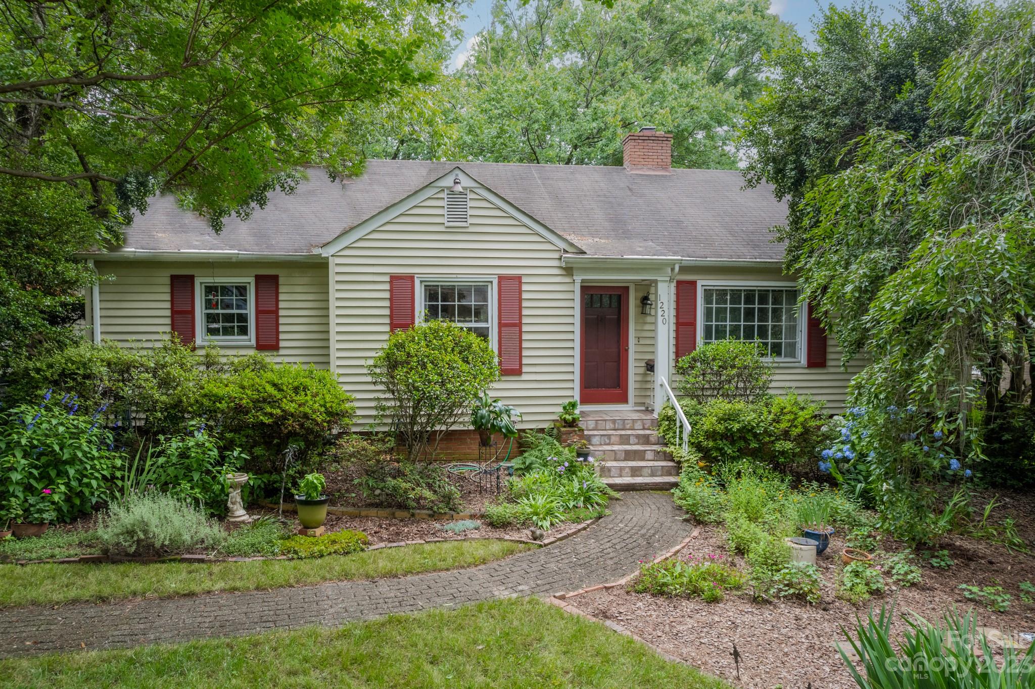 1220 Yale Place Charlotte NC 28209