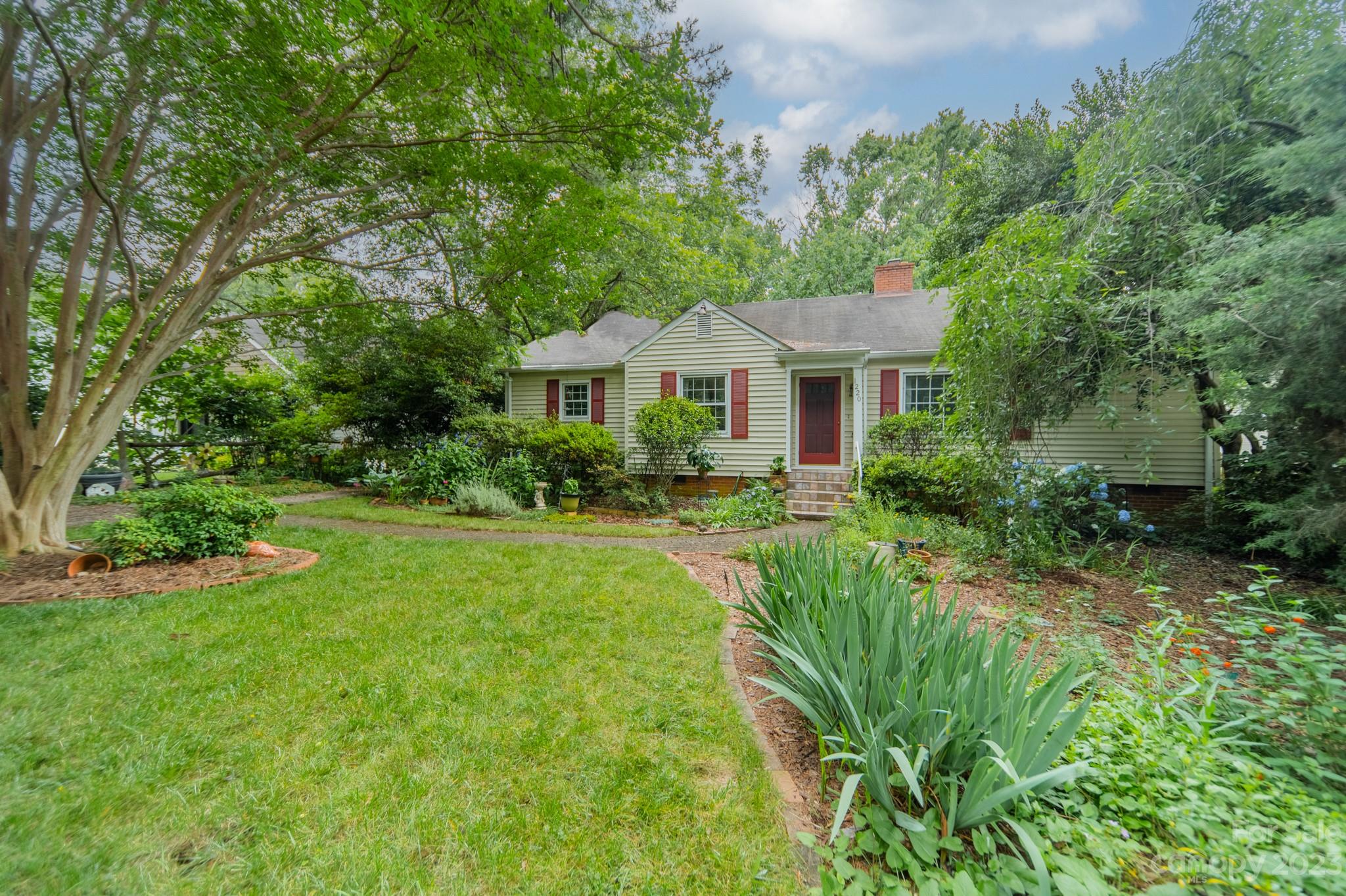 1220 Yale Place Charlotte NC 28209