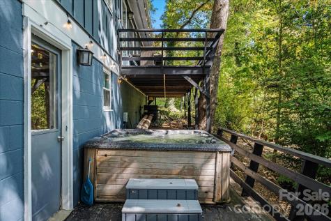 23 Springwood Drive Asheville NC 28805