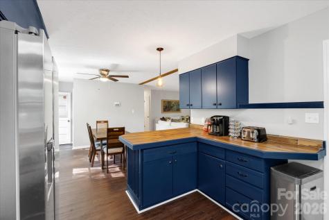 23 Springwood Drive Asheville NC 28805
