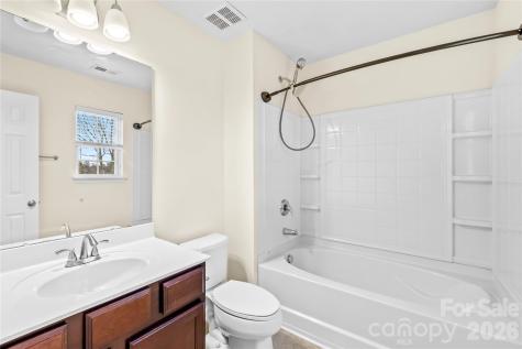 15558 Stronvar House Lane Charlotte NC 28277