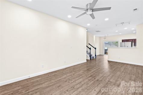 15558 Stronvar House Lane Charlotte NC 28277