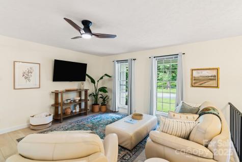 114 Greenfield Lane Hendersonville NC 28792