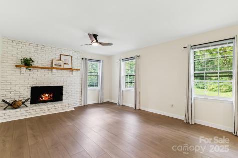 114 Greenfield Lane Hendersonville NC 28792
