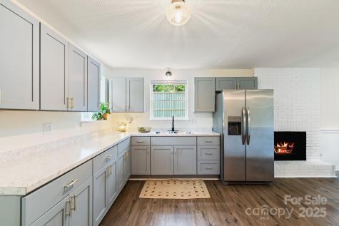 114 Greenfield Lane Hendersonville NC 28792