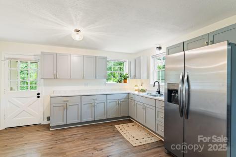 114 Greenfield Lane Hendersonville NC 28792