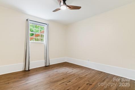 114 Greenfield Lane Hendersonville NC 28792