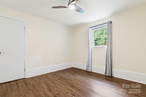 114 Greenfield Lane Hendersonville NC 28792