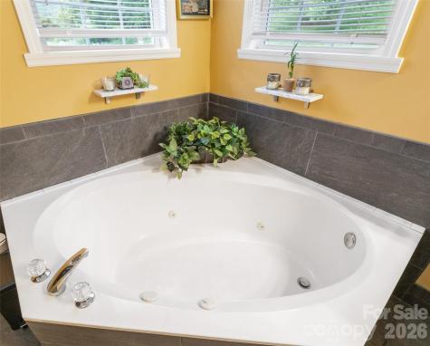 33 Copper Penny Lane Burnsville NC 28714