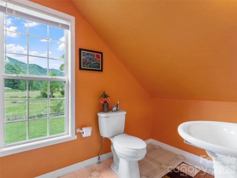33 Copper Penny Lane Burnsville NC 28714