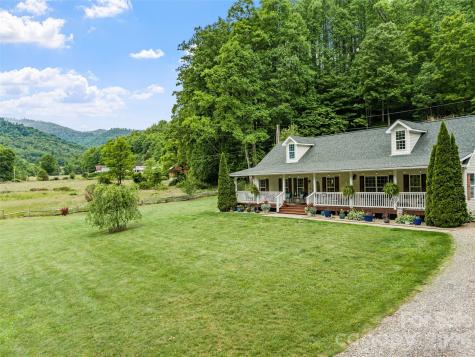33 Copper Penny Lane Burnsville NC 28714
