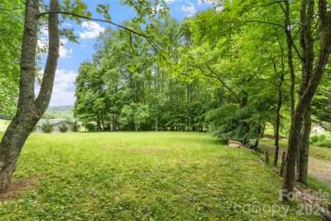 33 Copper Penny Lane Burnsville NC 28714