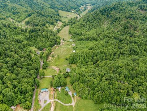 33 Copper Penny Lane Burnsville NC 28714
