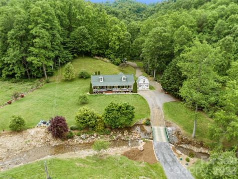 33 Copper Penny Lane Burnsville NC 28714
