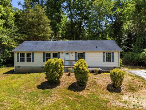 142 Josiah Lane Hendersonville NC 28792