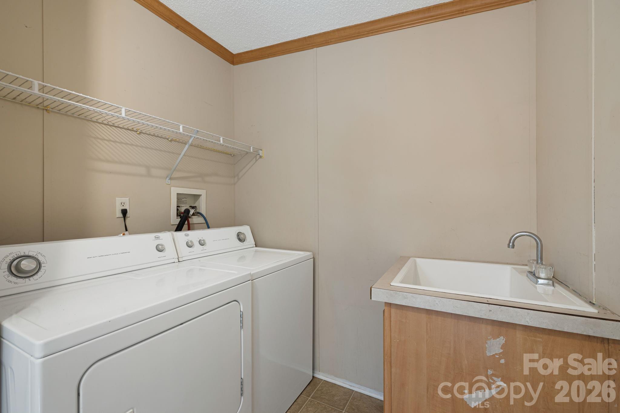 142 Josiah Lane Hendersonville NC 28792