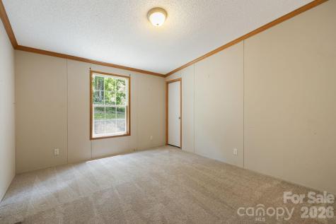 142 Josiah Lane Hendersonville NC 28792