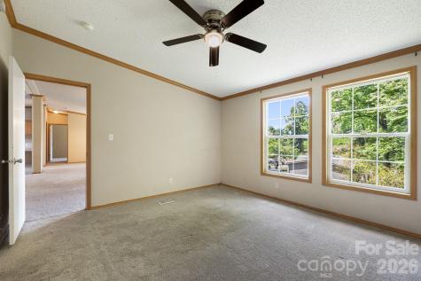 142 Josiah Lane Hendersonville NC 28792
