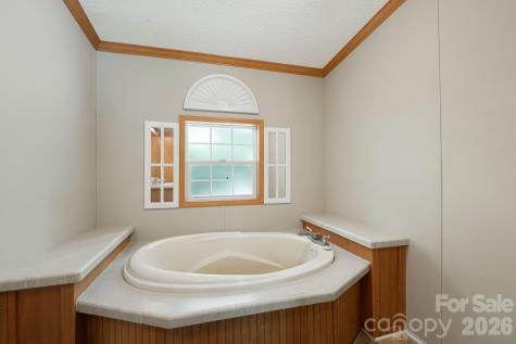 142 Josiah Lane Hendersonville NC 28792