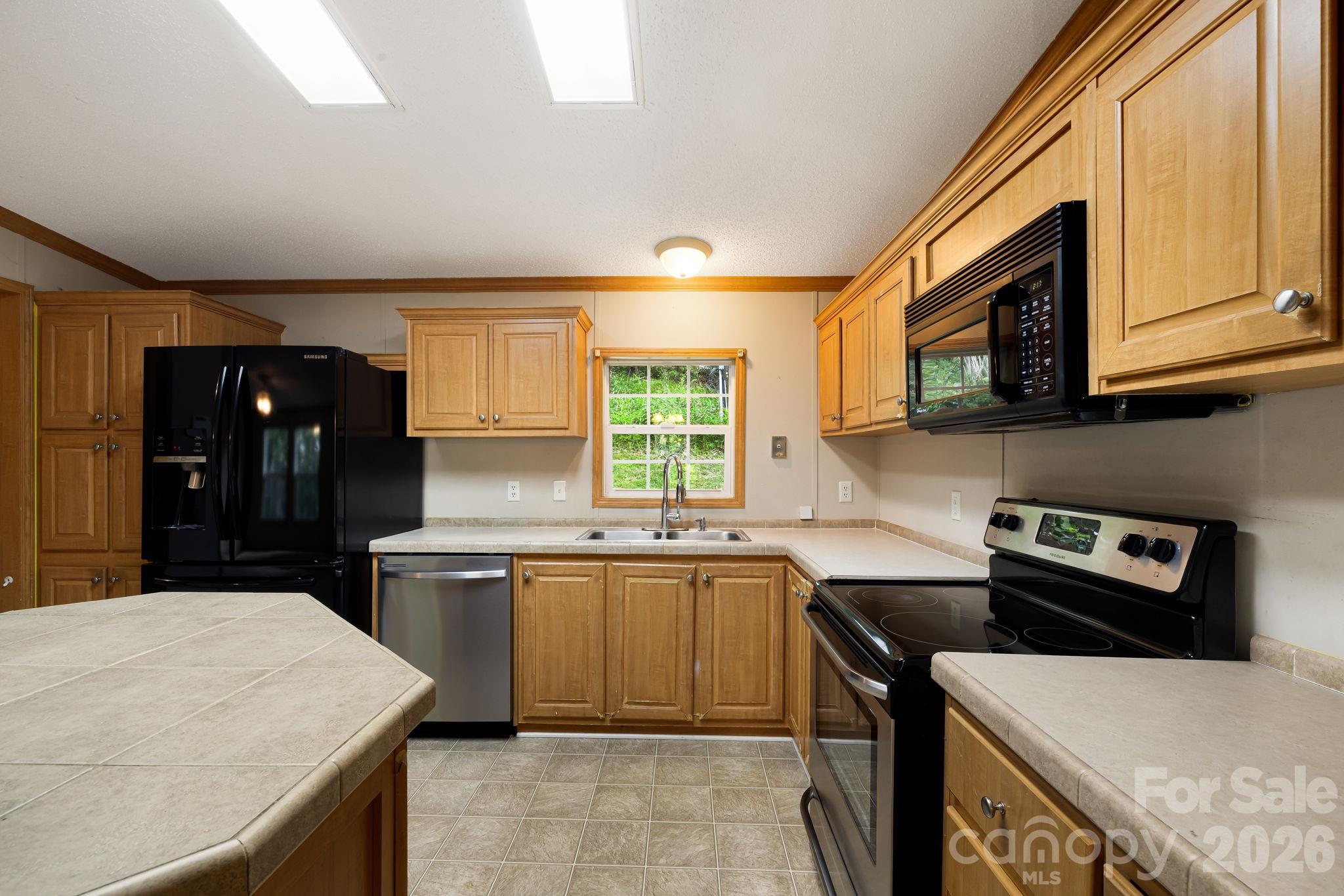 142 Josiah Lane Hendersonville NC 28792
