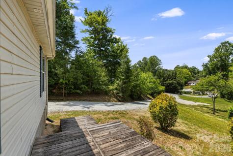 142 Josiah Lane Hendersonville NC 28792