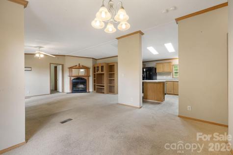 142 Josiah Lane Hendersonville NC 28792