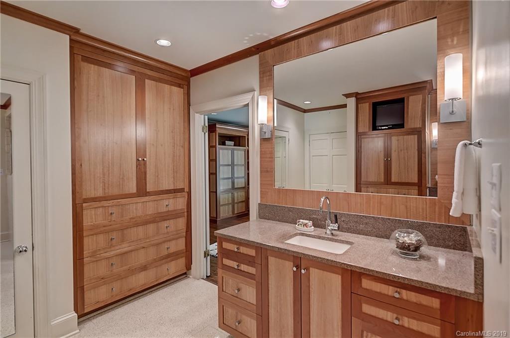 844 Hempstead Place Charlotte NC 28207