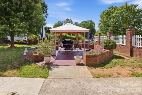 912 Briggs Street NW Valdese NC 28690