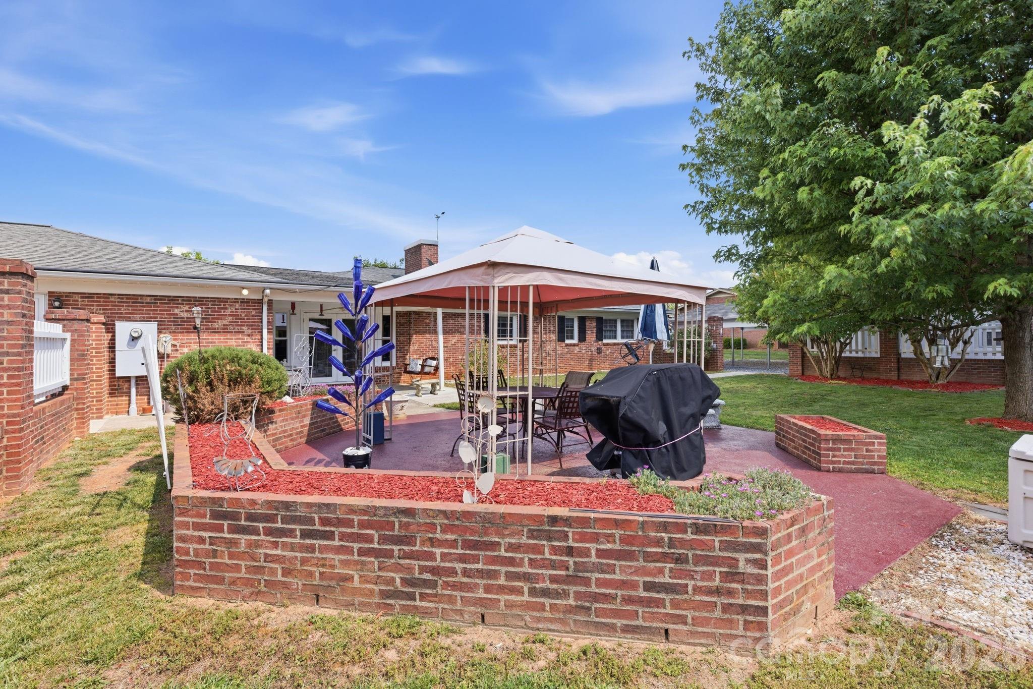 912 Briggs Street NW Valdese NC 28690