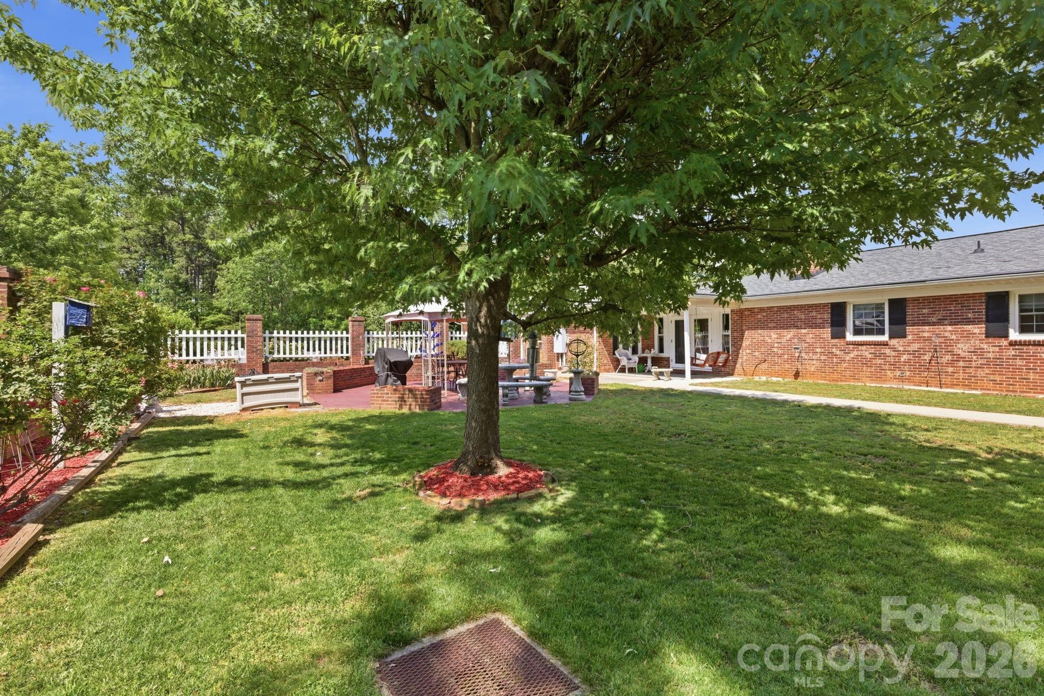 912 Briggs Street NW Valdese NC 28690