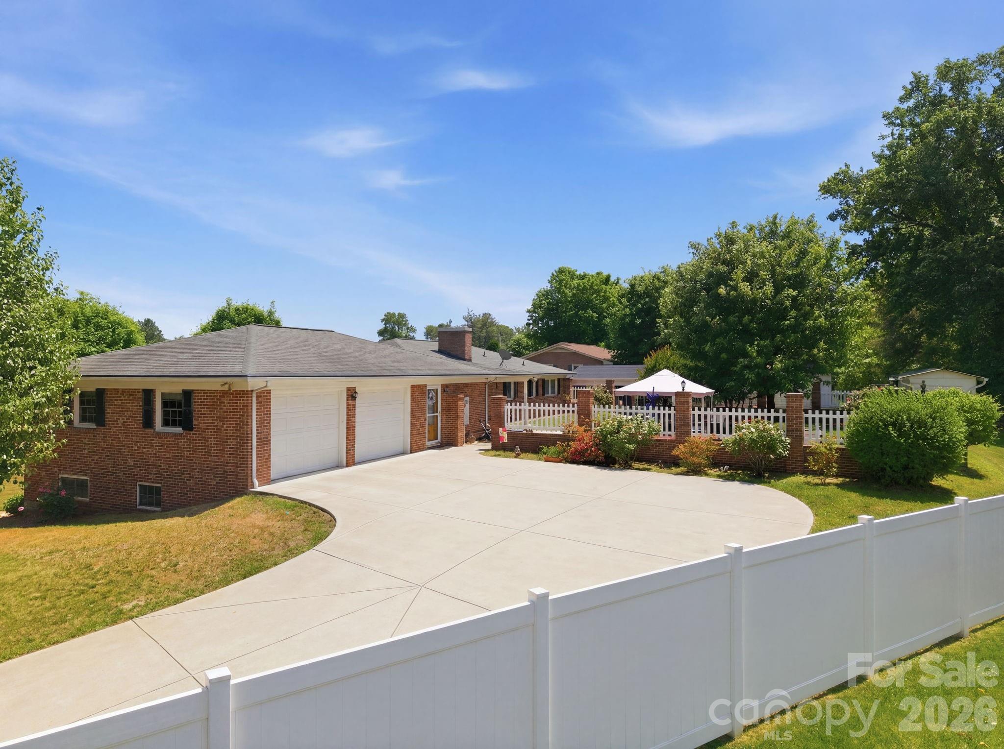 912 Briggs Street NW Valdese NC 28690