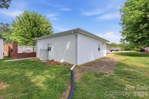 912 Briggs Street NW Valdese NC 28690
