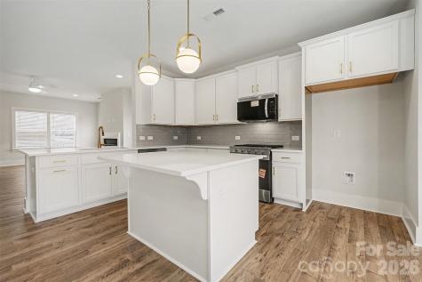 4768 Americana Avenue Charlotte NC 28215