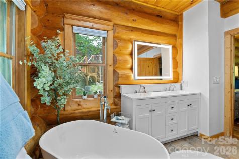 205 Chestnut Village Mars Hill NC 28754