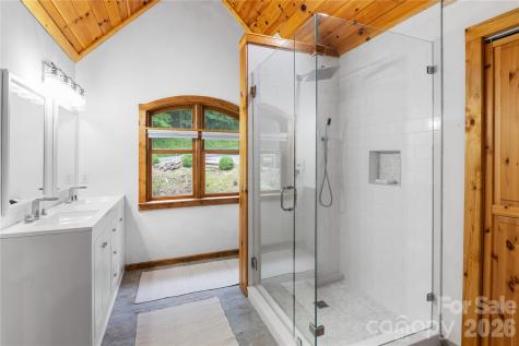 205 Chestnut Village Mars Hill NC 28754
