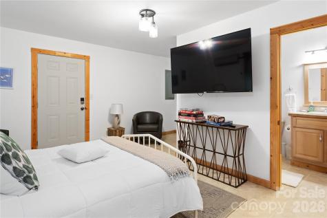 205 Chestnut Village Mars Hill NC 28754