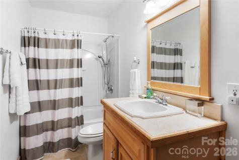 205 Chestnut Village Mars Hill NC 28754