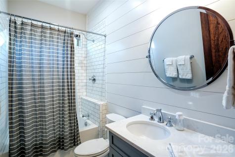 2349 Cornwallis Trail Nebo NC 28761