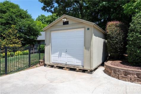 1332 Lake Drive 9 Lexington NC 27292