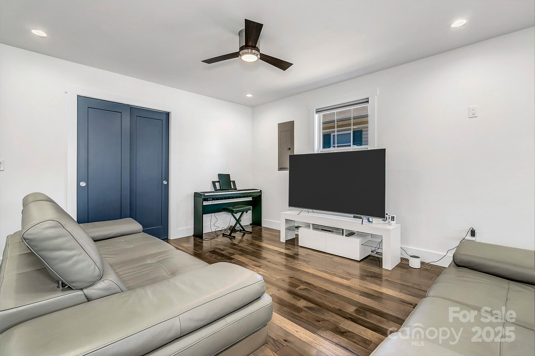 215 E Oakview Road Asheville NC 28806