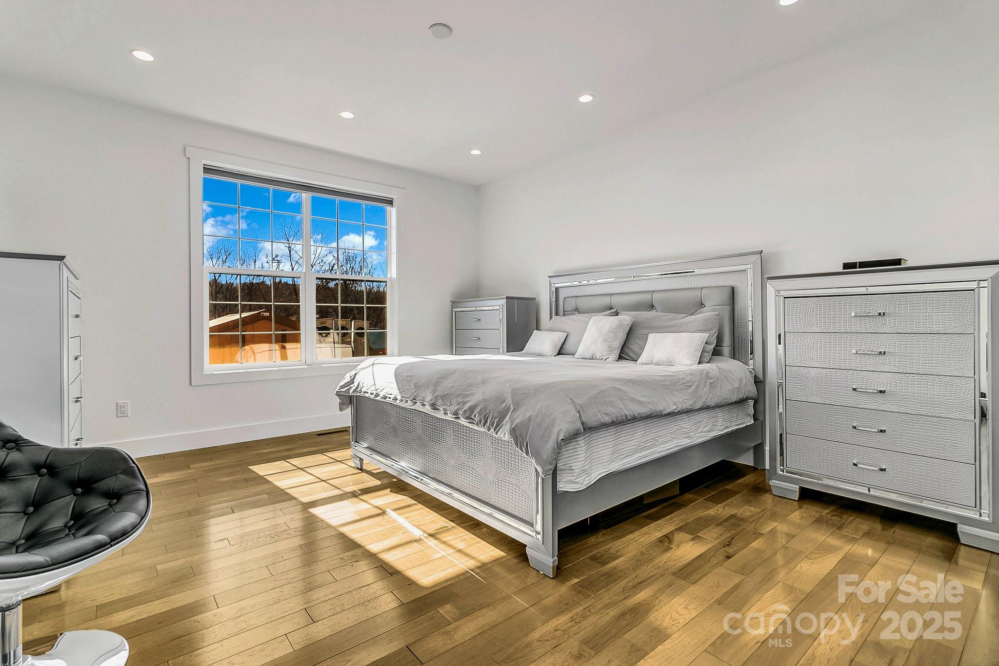 215 E Oakview Road Asheville NC 28806