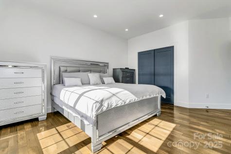 215 E Oakview Road Asheville NC 28806