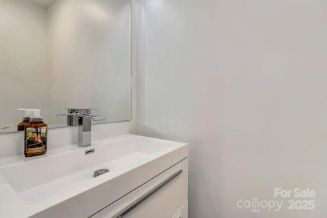 215 E Oakview Road Asheville NC 28806