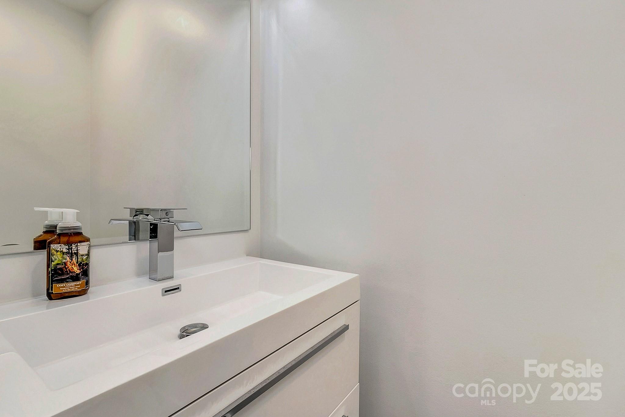 215 E Oakview Road Asheville NC 28806