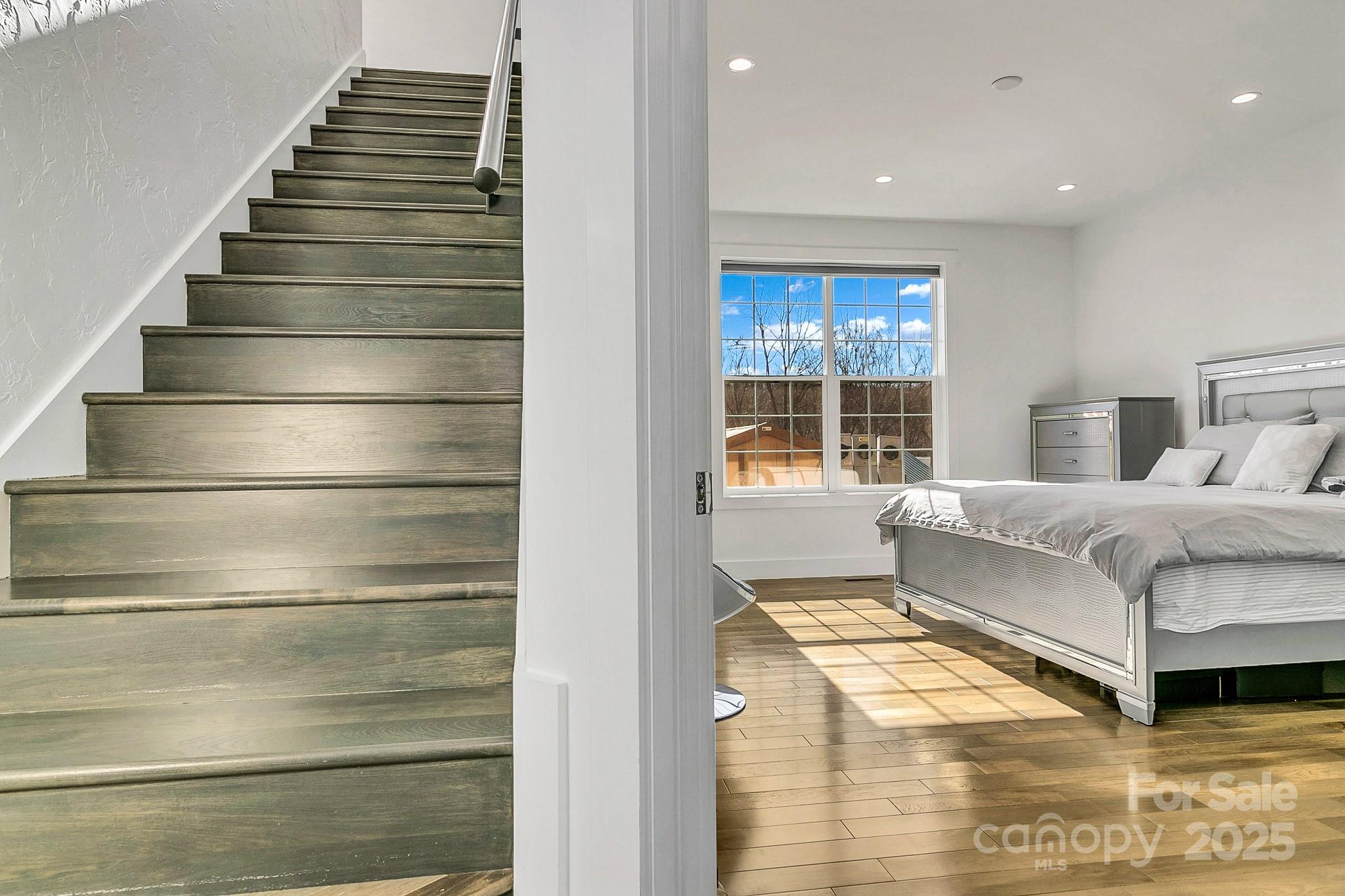 215 E Oakview Road Asheville NC 28806