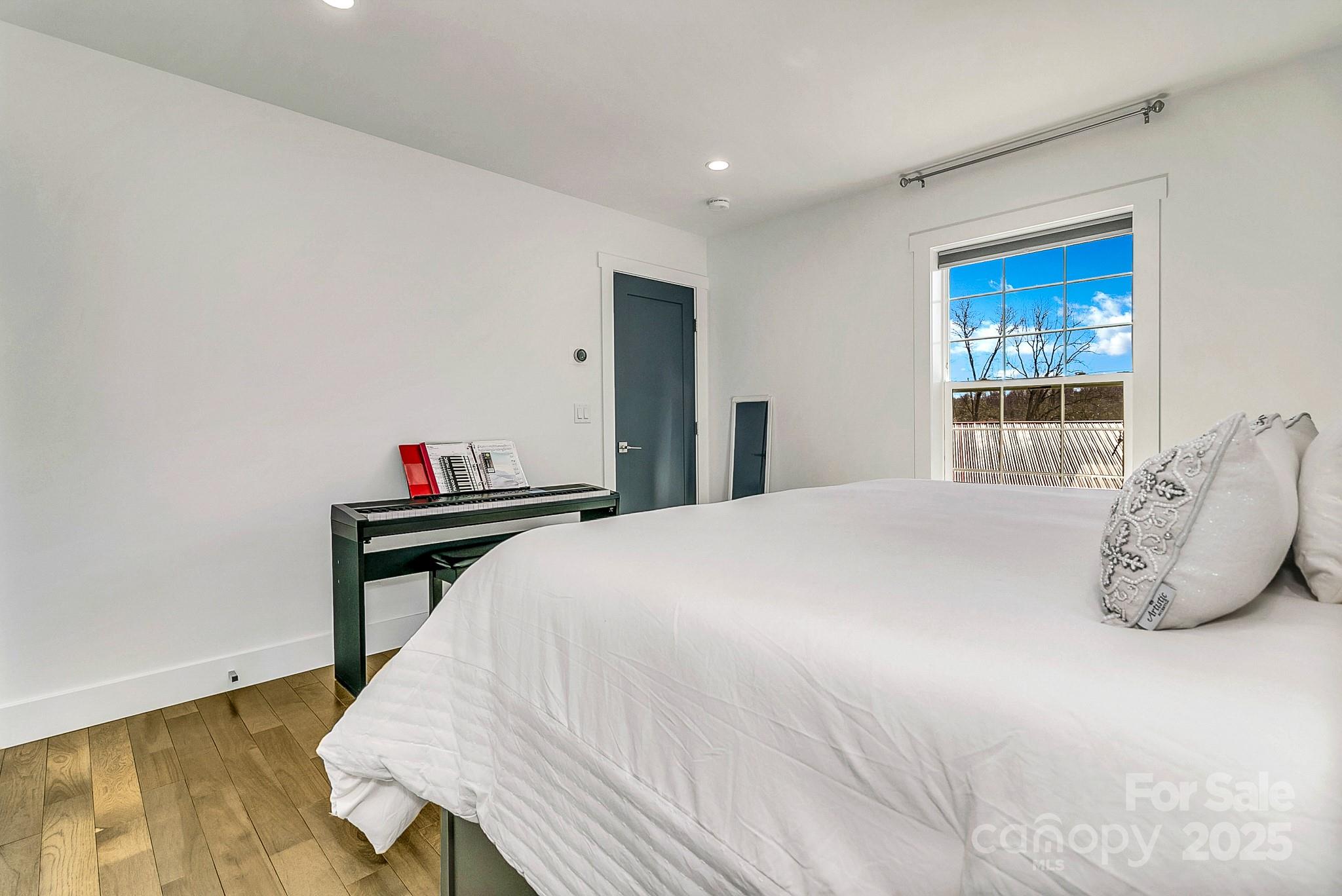 215 E Oakview Road Asheville NC 28806