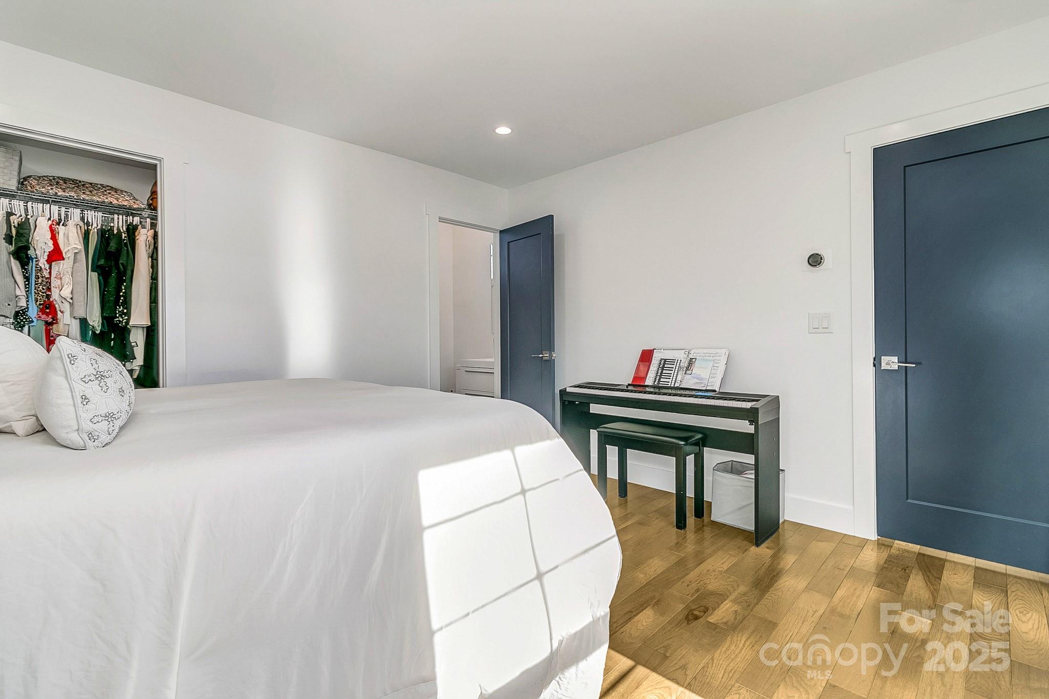 215 E Oakview Road Asheville NC 28806