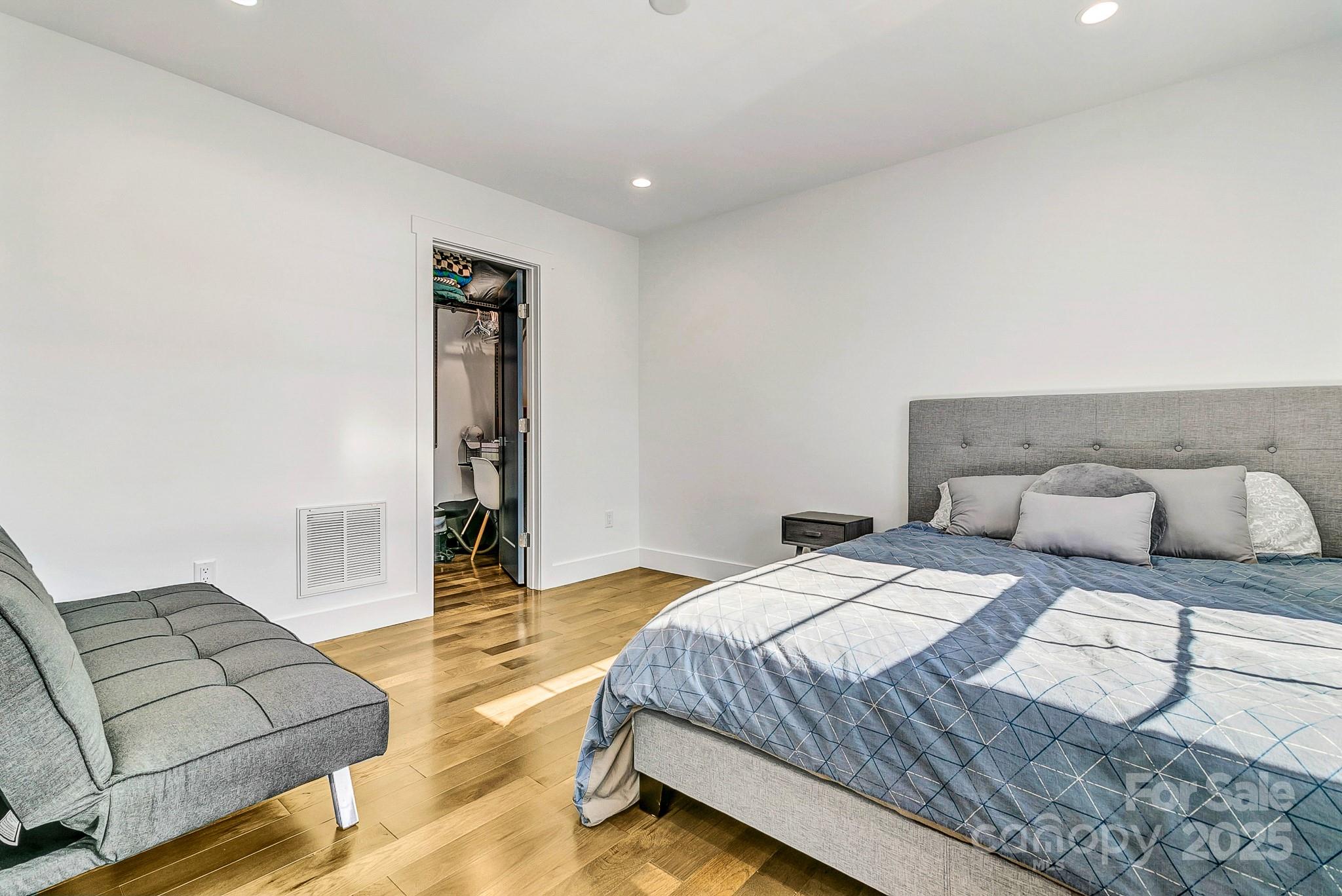 215 E Oakview Road Asheville NC 28806