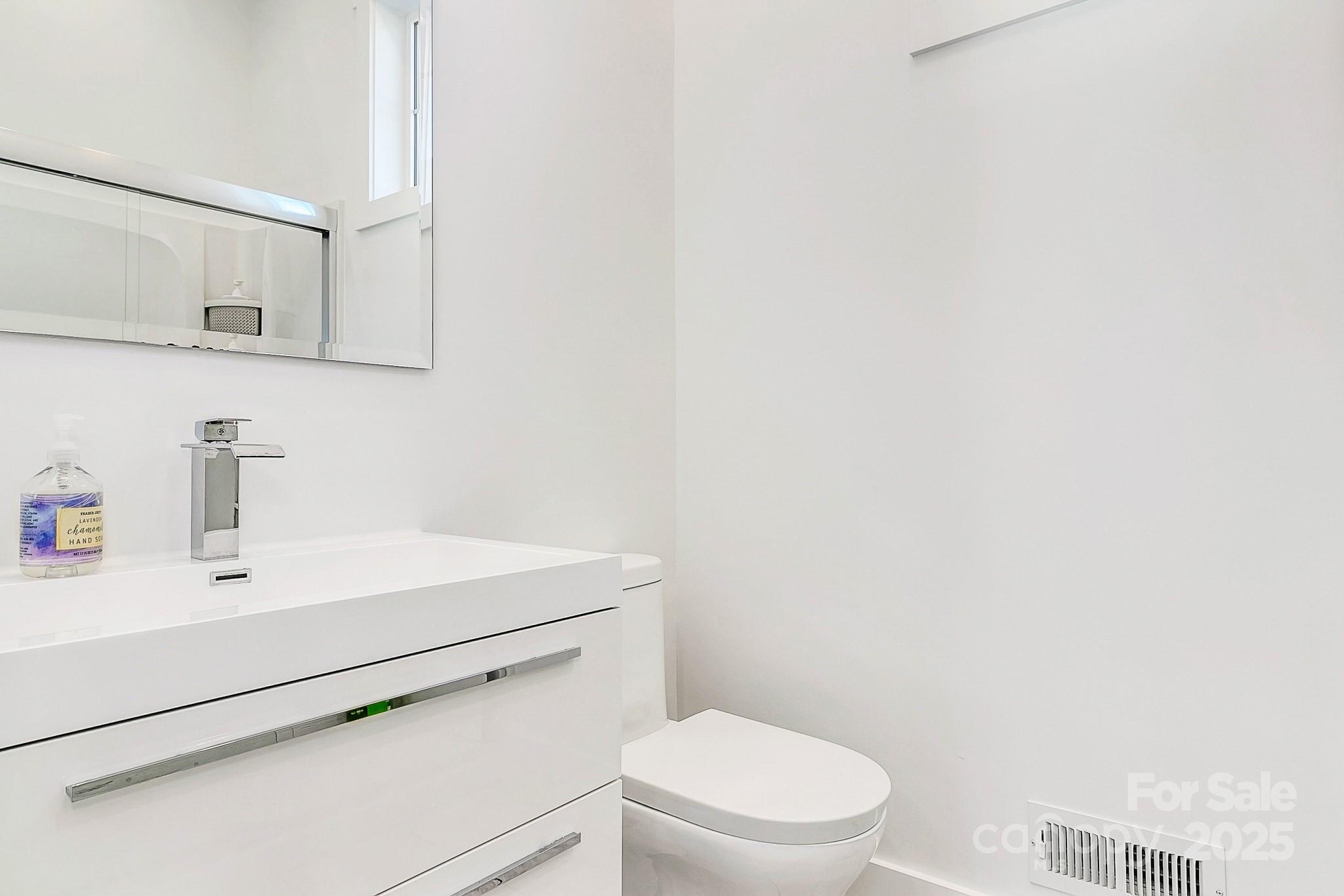 215 E Oakview Road Asheville NC 28806